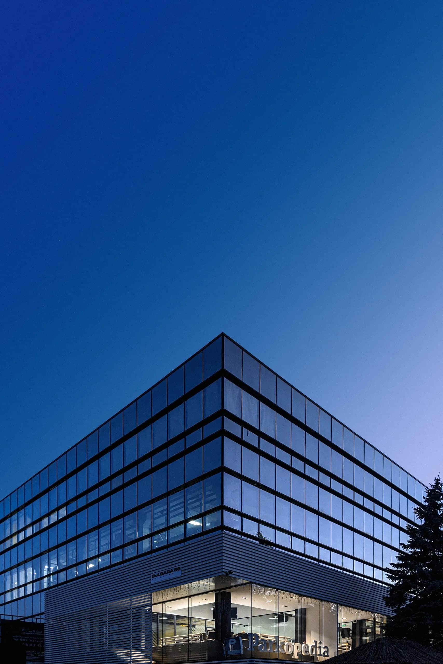 square-building-with-blue-sky